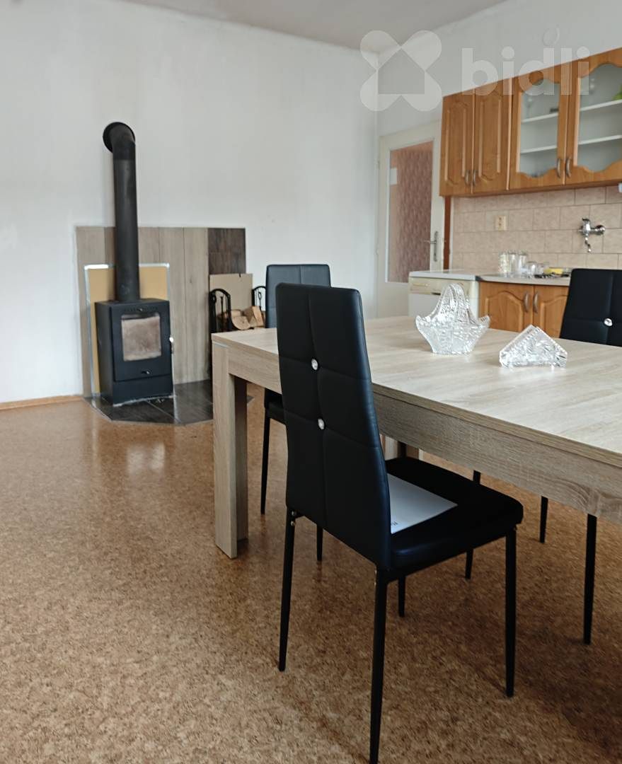 Pronájem bytu 1+1 64 m²